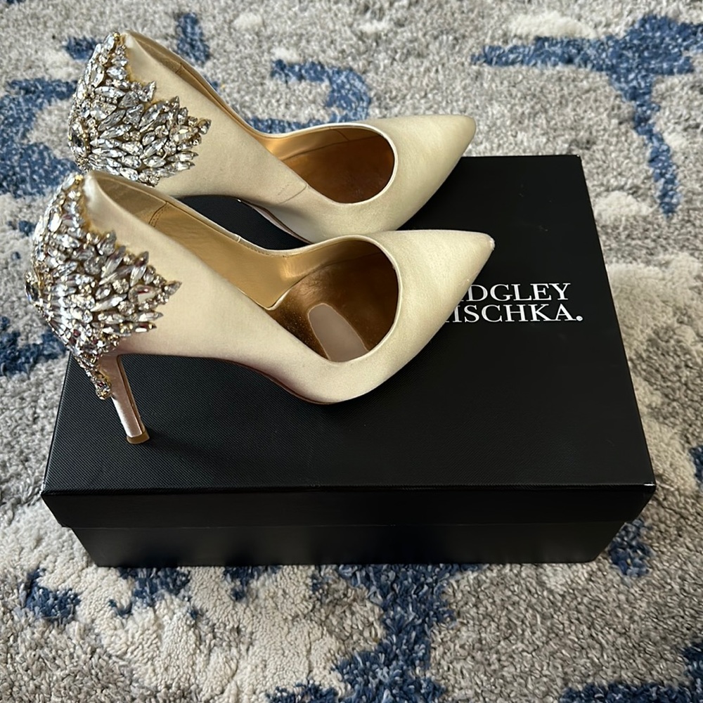 Badgley Mischka Heels Size 8.5